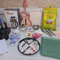 تعدادی وسایل آشپزخانه و آرکوپال و چینی گلسرخ قدیمی|کلکسیون اشیاء عتیقه|قم, باسکول|دیوار