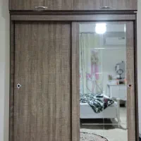 کمد آینه ای ریلی لباس  دو طرف  مثل هم هست|جاکفشی، کمد، دراور|تهران, پاسداران|دیوار