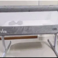 تخت کنار مادر