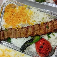 به یک نفر نیروی جوان