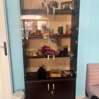 کتابخانه شیشه دار