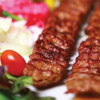 ب یک اشپز حرفه ای نیازمندیم