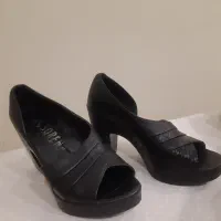 کفش چرم زنانه  قیمت یک میلیون و ۲۰۰