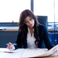 مدیر خانم جویای کار