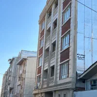 یک واحد مسکونی واقع در انقلاب ۱۶ اوایل کوچه نوساز