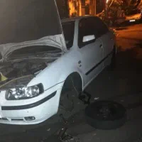 برقکارمکانیک خودروسیار همراه با وسایل یدکی در محل