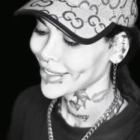 انجام خدمات پیرسینگ وچال گونه|خدمات آرایشگری و زیبایی|رشت, حاجی آباد|دیوار