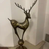 مجسمه اهو روی کره|صنایع دستی و سایر لوازم تزئینی|اصفهان, پارک مشتاق|دیوار