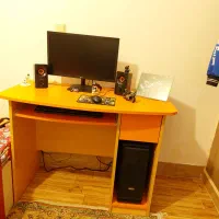 میز کامپیوتر یا میز تحریر آپادانا