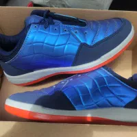 ۳۲ جفت کفش ورزشی