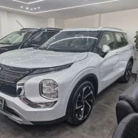 میتسوبیشی اوتلندر M line