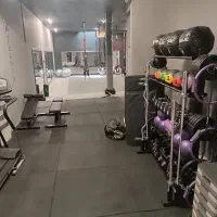 باشگاه-ورزشی-با-لوازم-اجاره-کامل