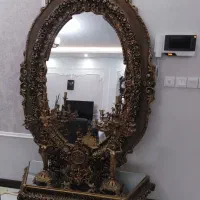 میز واینه به همراه ساعت وشمعدان