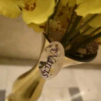 گل مصنوعی با گلدان