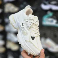 فروش کفش اسپرت. زنانه. مردانه .بچگانه|کیف، کفش، کمربند|چورزق, |دیوار