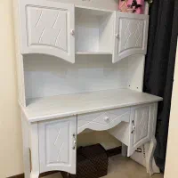 میز تحریر و کتابخانه کاملا نو