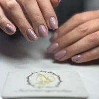 آموزش کاشت ناخن حرفه‌ای