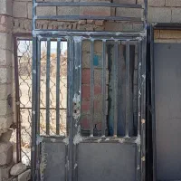 در ورودی به حال