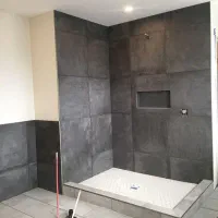 نصب تخصصی کاشی، سرامیک و سنگ و نما