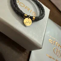 دستبند چرمی دو دور بافت با حکاکی دِلبَر