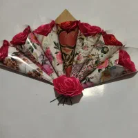 شاخه گل روز (زن)|گل مصنوعی|بروجرد, |دیوار