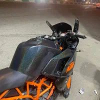 کی تی ام ۲۰۰ بنلی ۳۰۰ ریس ان اس ار اس هیوسانگ|موتورسیکلت|رشت, نیروی دریایی|دیوار