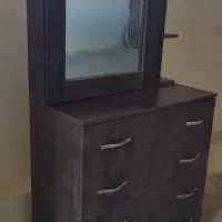 درآور و میز آرایش