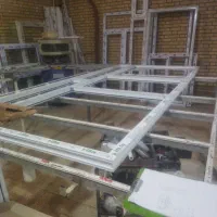 کارگر استاد کار دروپنجره دوجداره