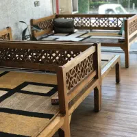 تخت چوبی