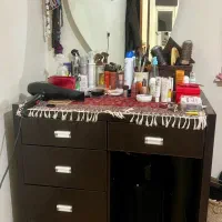 میز آرایش با آینه