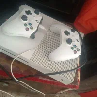 یک دستگاه ایکس باکس وان