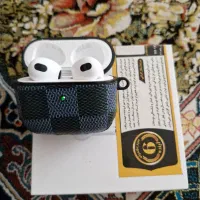 ایرپاد 3 با کارتن و گارد در حد نو|لوازم جانبی موبایل و تبلت|تهران, نارمک|دیوار