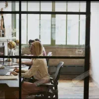 یک خانم جهت کار در منزل نیازمندیم