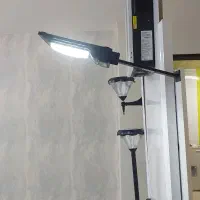 پروژکتورخیابانی خورشیدی ضد آب بدون برق و سیمکشی