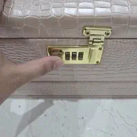 کیف لوازم آرایشی طبقاتی