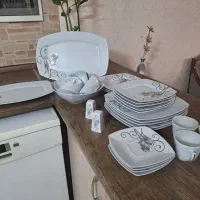 سرویس چینی ۱۸نفره ۱۲۰ پارچه تقدیس مناسب جهزیه