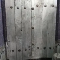 درب قدیمی ۲۰۰ساله|کلکسیون اشیاء عتیقه|شیراز, گلکوب|دیوار