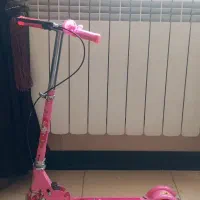 اسکوتر صورتی