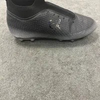 کفش استوک فوتبالی