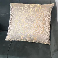 انواع کاور کوسن و کوسن پر شده موجود است|مبلمان خانگی و میز عسلی|کرمان, |دیوار