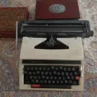 ماشین تایپ خارجی|کلکسیون اشیاء عتیقه|تهران, فردوسی|دیوار
