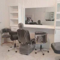 لوازم ارایشگری کاملا نو و اینه کنسول|آرایشگاه و سالن‌های زیبایی|صوفیان, |دیوار