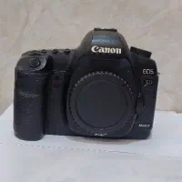 دوربین کنون D5