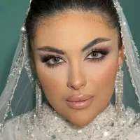 خدمات وآموزش تخصصی میکاپ و شنیون