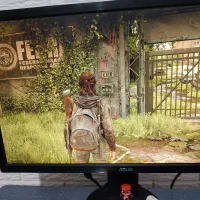 کامپیوتر گیمینگ|رایانه رومیزی|رباط‌کریم, رباط‌کریم|دیوار