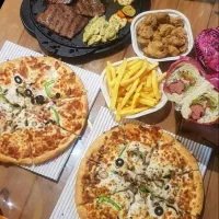 به تعدادی نیرو برای کار در آشپزخانه نیازمندیم.