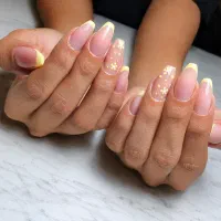 خدمات کاشت ناخن در کوی بهار