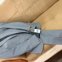 کت و شلوار مردانه نو و یک پیراهن برند