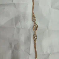 یک عدد دستبند شیک و زیبا و سبک و نمادار