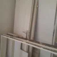 ۲عدد چهارچوب فلزی به همراه در